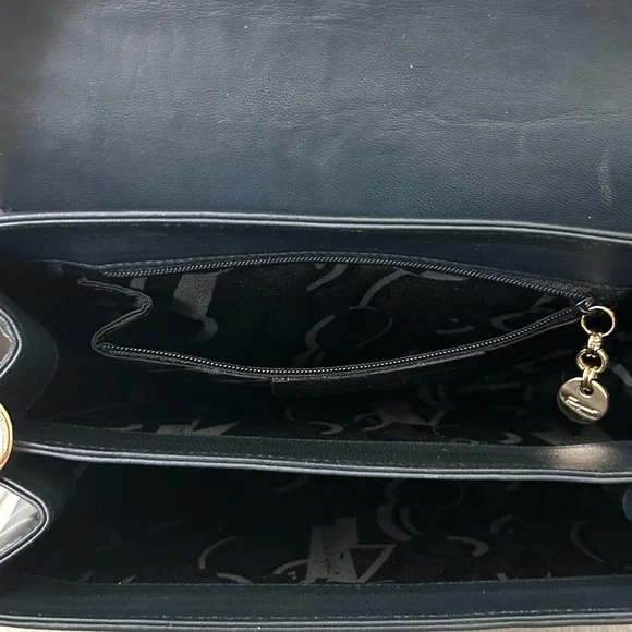 Authentic Salvatore Ferragamo Studio Box Navy Leather Gold Gancio Med EUC - Picture 13 of 15